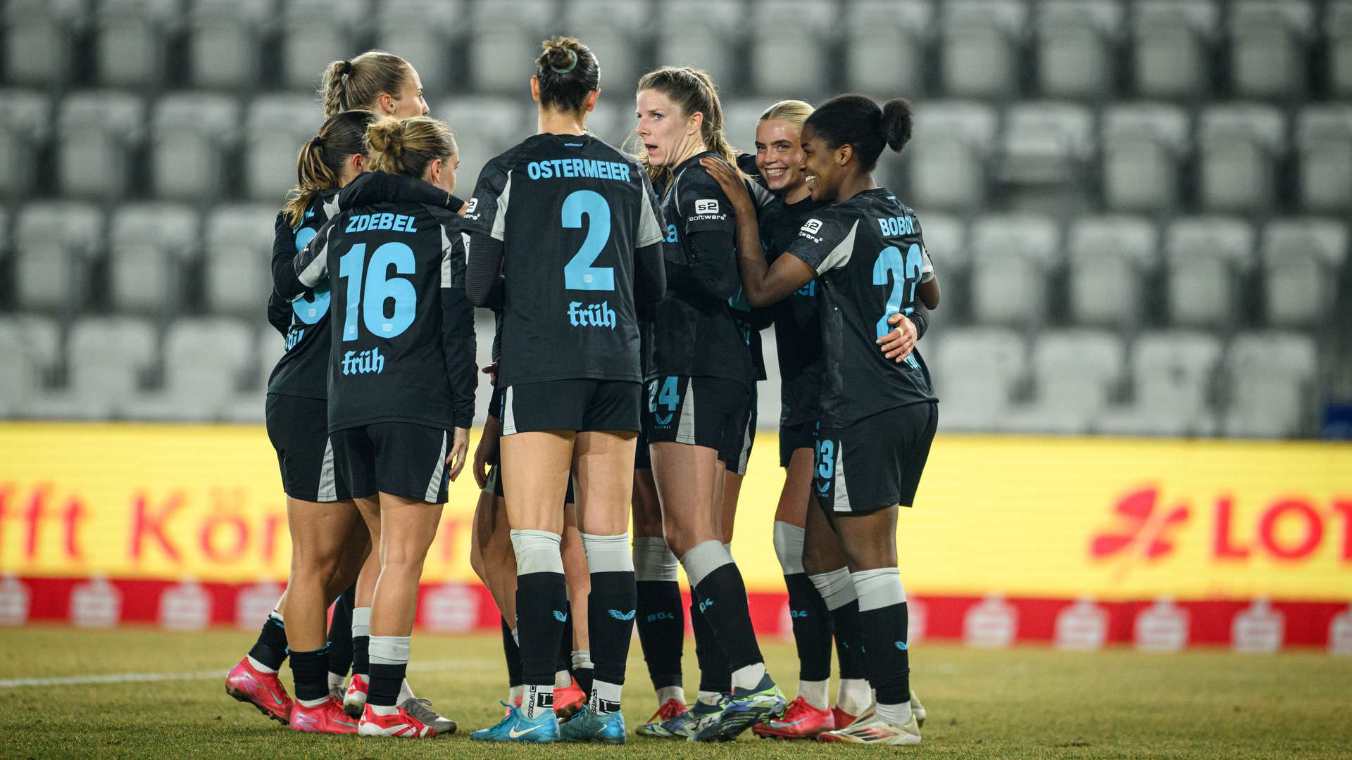 Torjubel der Bayer 04-Frauen