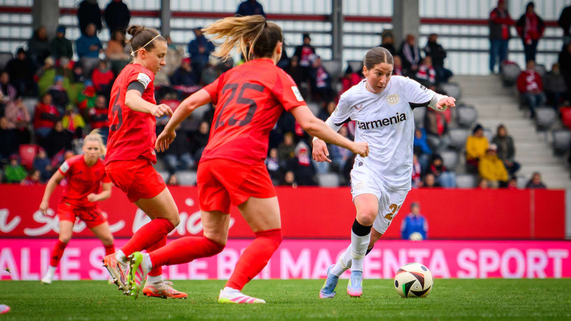 Die Bayer 04-Frauen in München