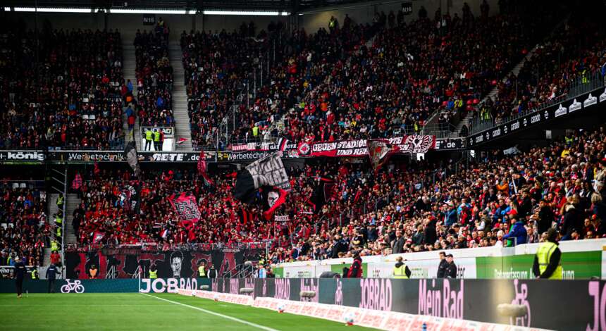 Bayer 04-Fans beim SC Freiburg