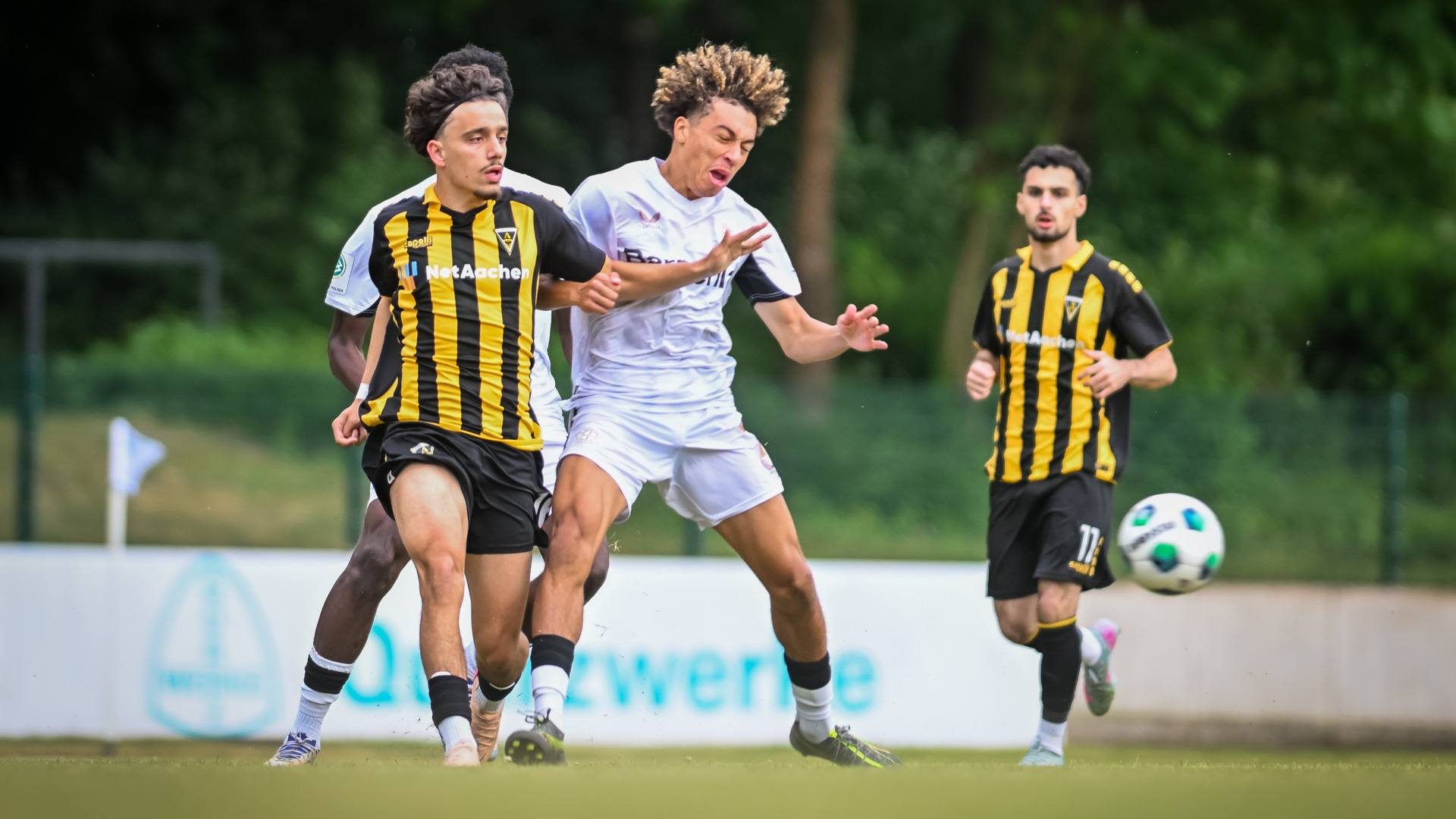 U19