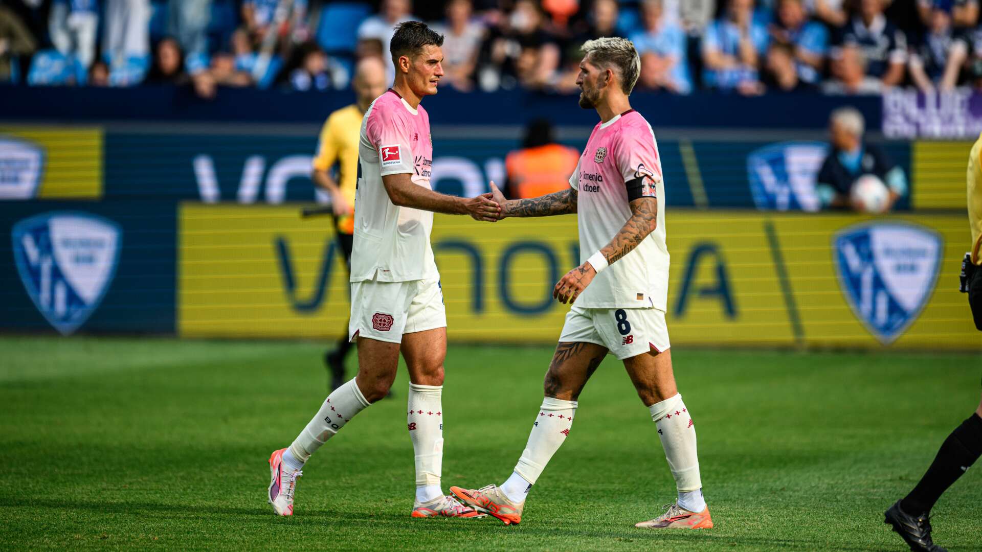 Patrik Schick und Robert Andrich im Auswärtstrikot