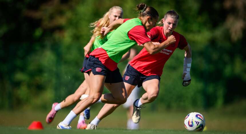 Carlotta Wamser und Claudia Wenger