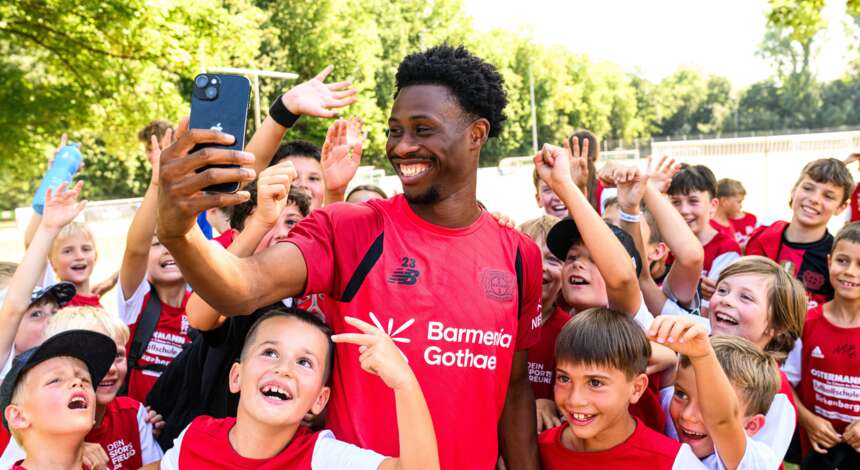 Nathan Tella bei der Fußballschule Birkenberg