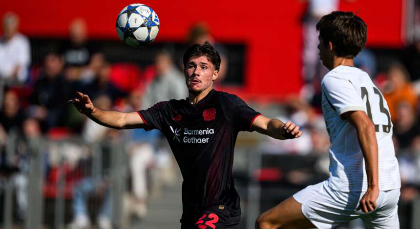 crop_20251001_B04PSV_U19_VK_8618.jpg