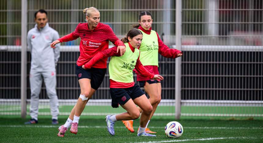 Paulina Bartz und Ida Daedelow