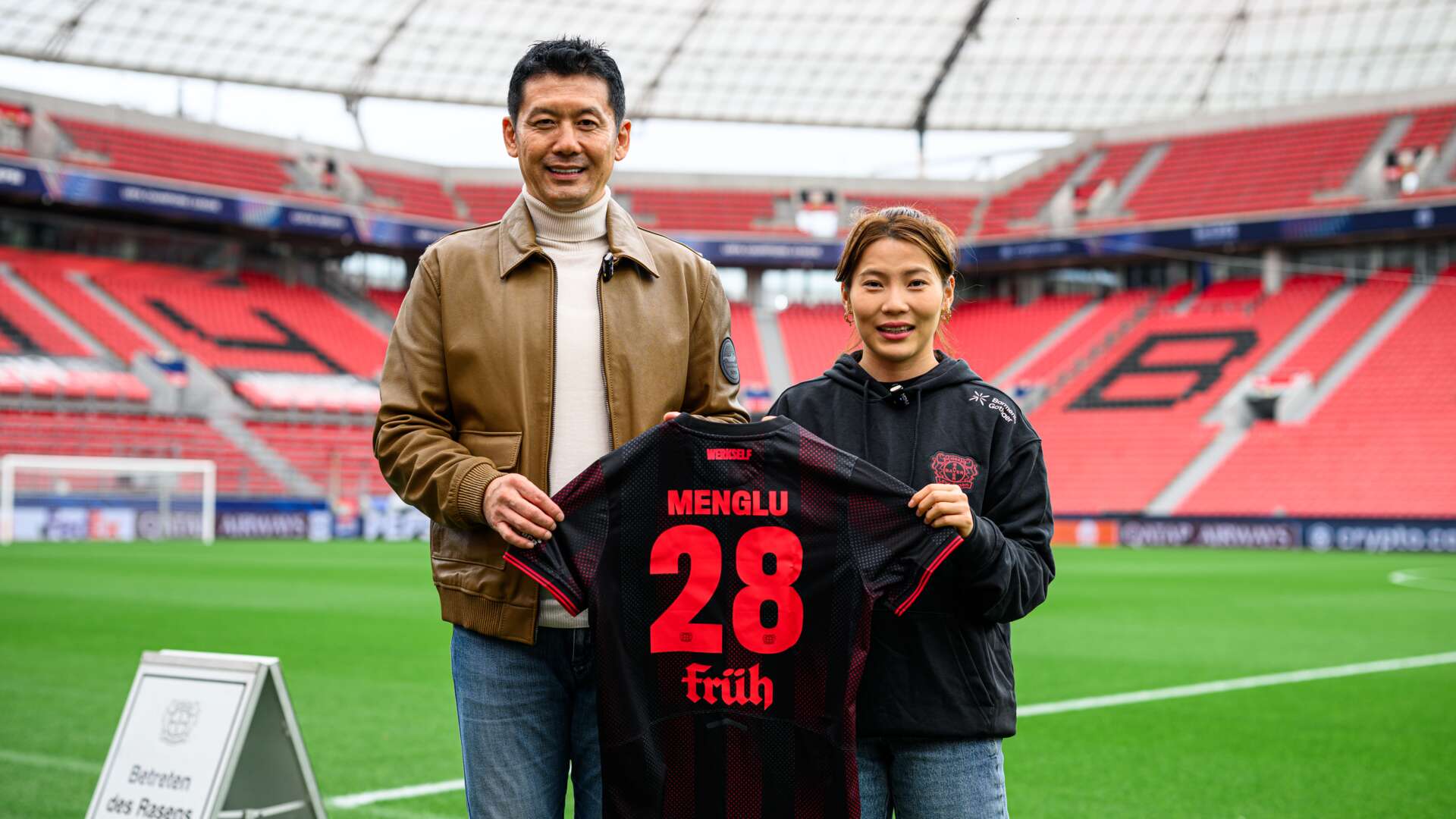 Chen Yang and Shen Menglu in der BayArena