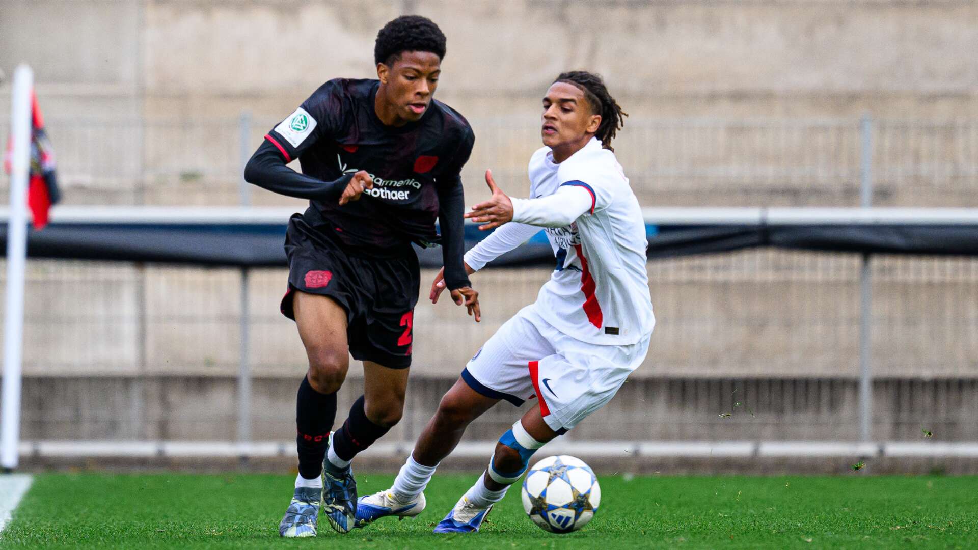 Nebe Domnic gegen Paris Saint-Germain