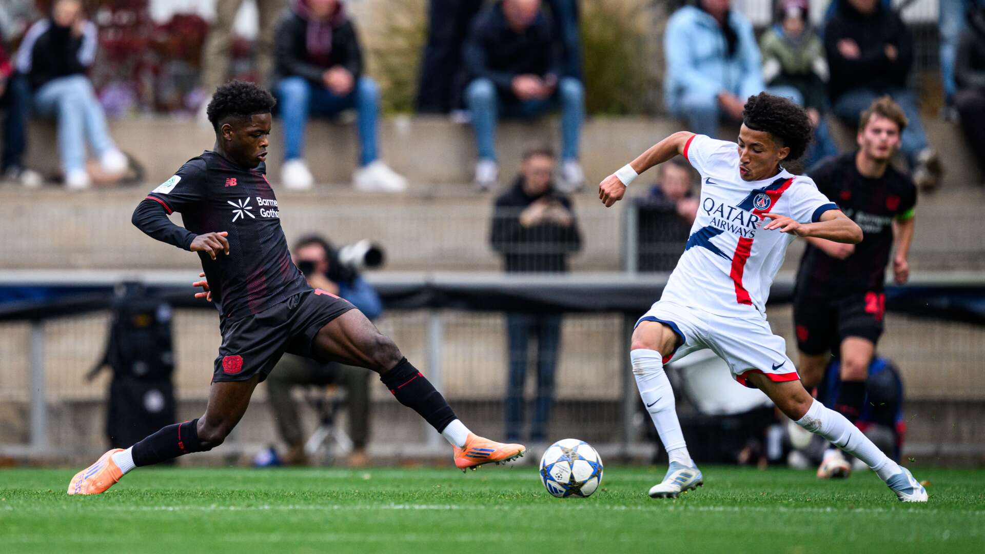 Ivan Massek gegen Paris Saint-Germain