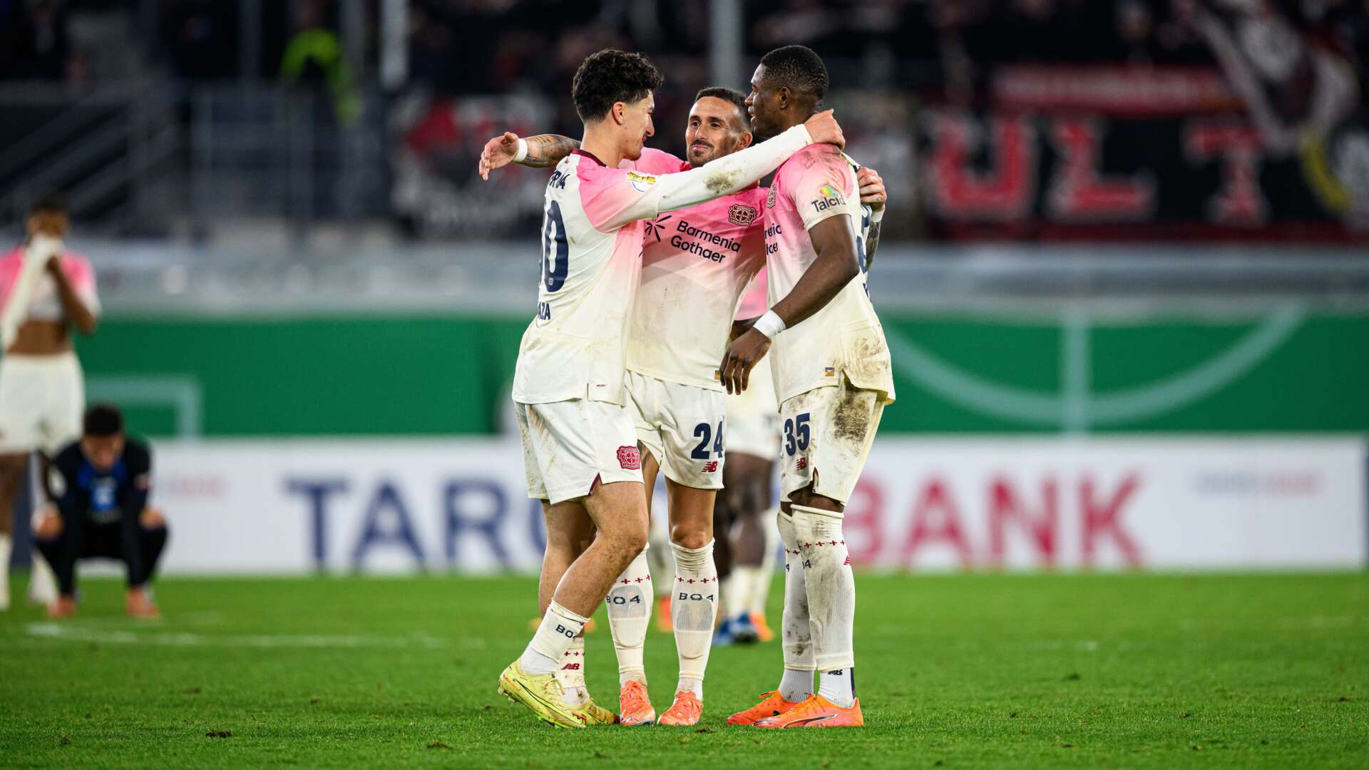 Werkself beim Torjubel