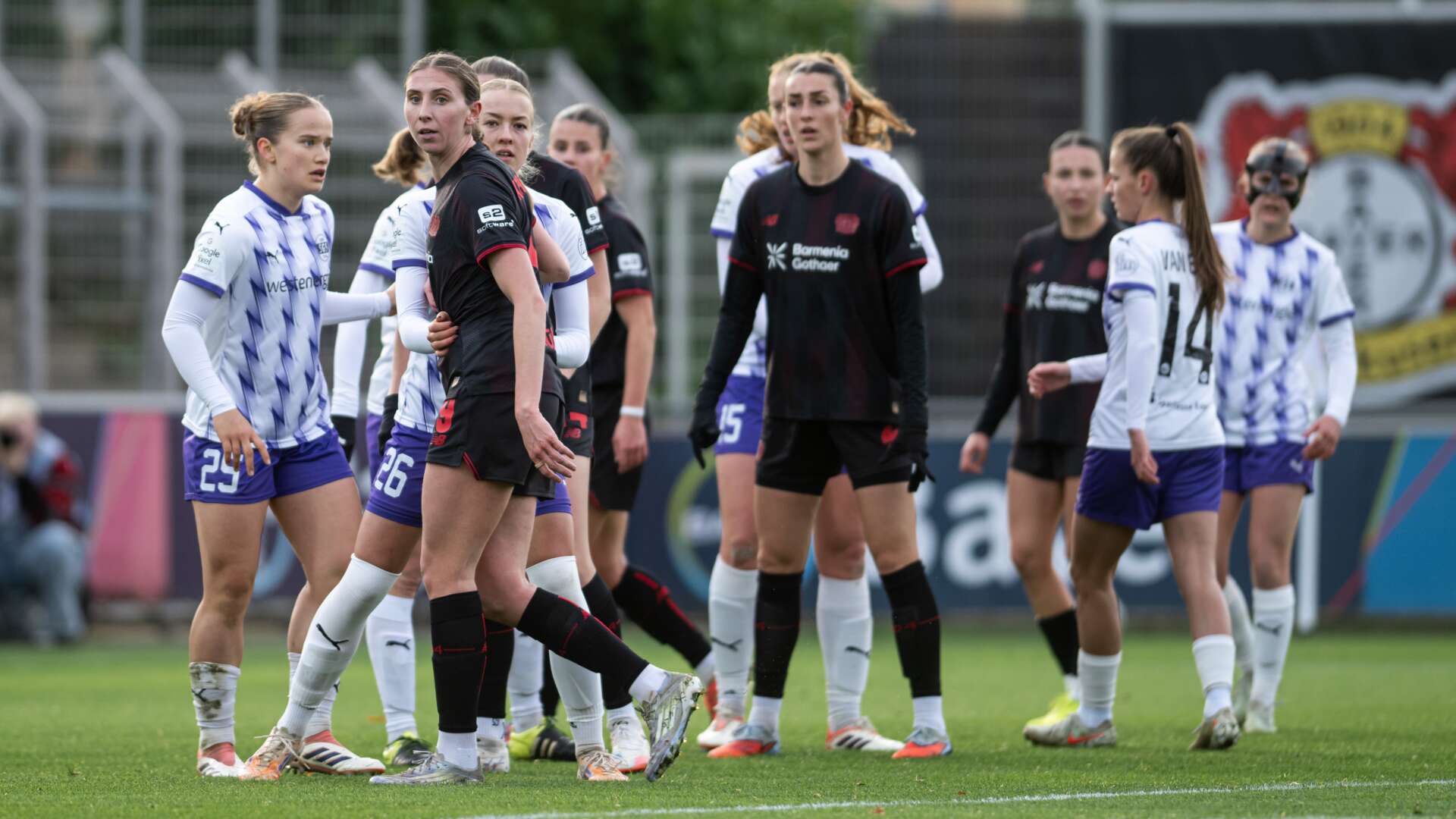 Bayer 04-Frauen gegen die SGS Essen