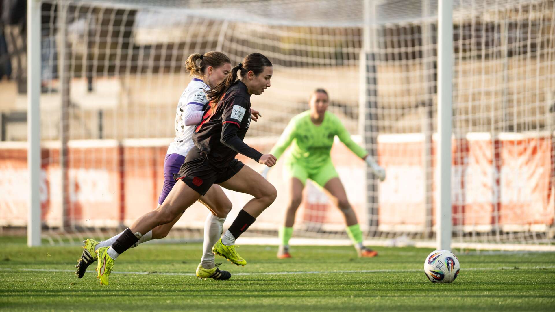 Loreen Bender von den Bayer 04-Frauen