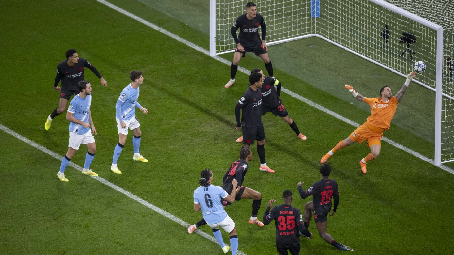 Mark Flekken gegen Manchester City