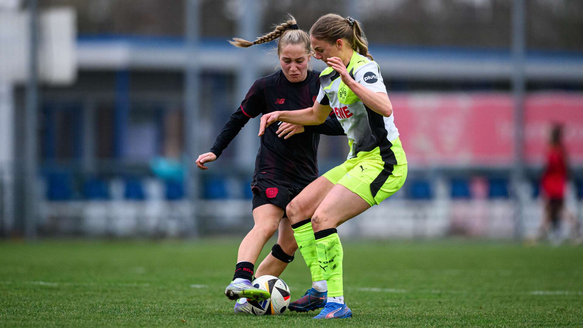 U23-Frauen beim Spiel in Monheim gegen Borussia Dortmund