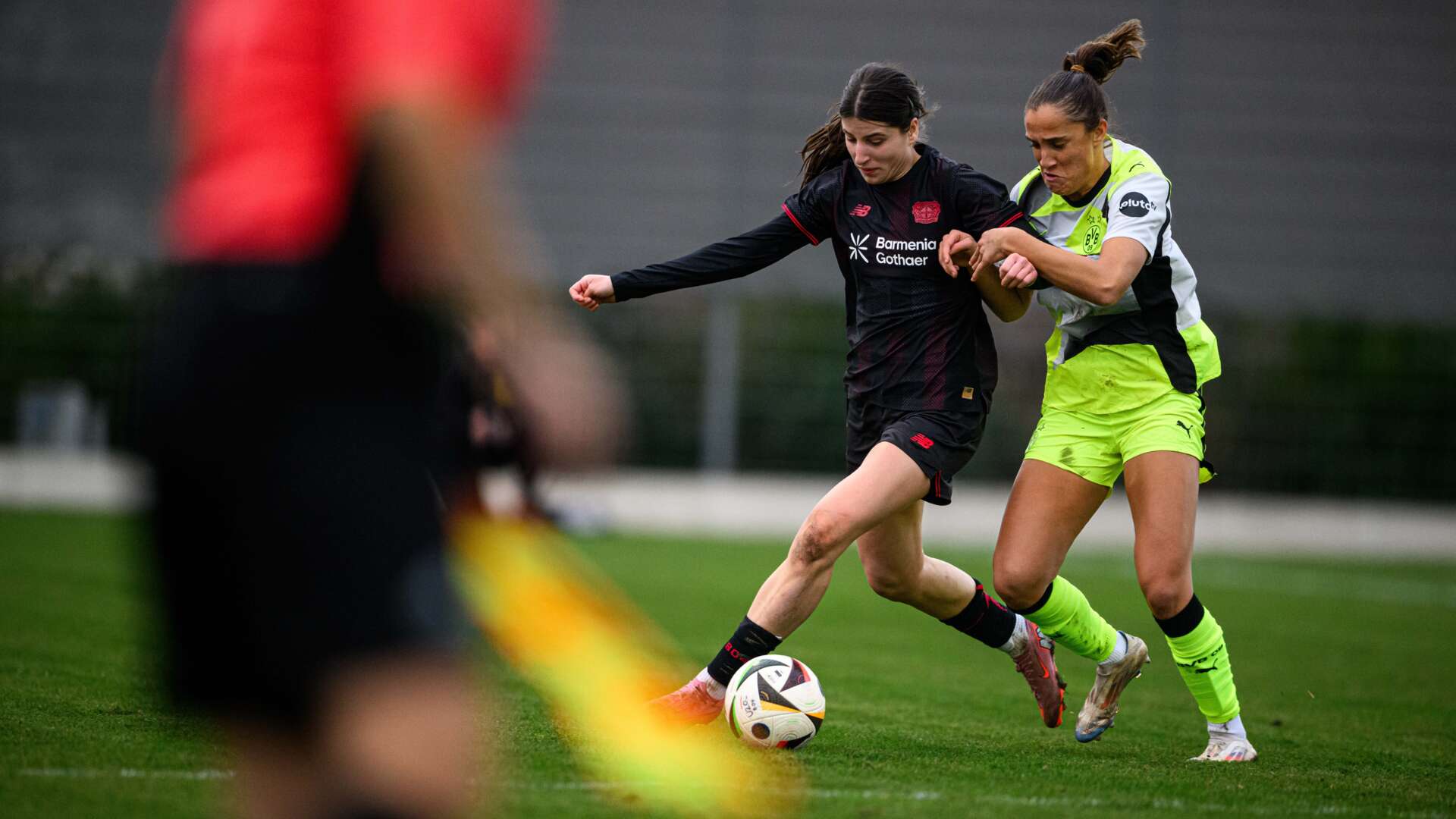 U23-Frauen beim Spiel in Monheim gegen Borussia Dortmund