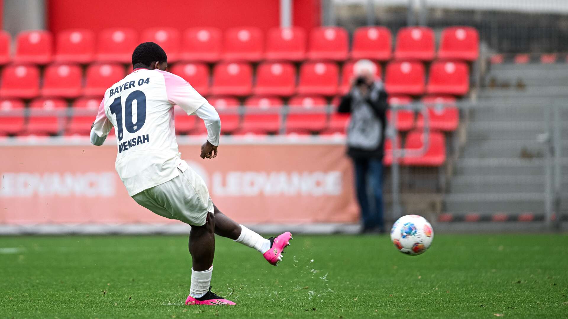 Jeremiah Mensah - Elfmeter