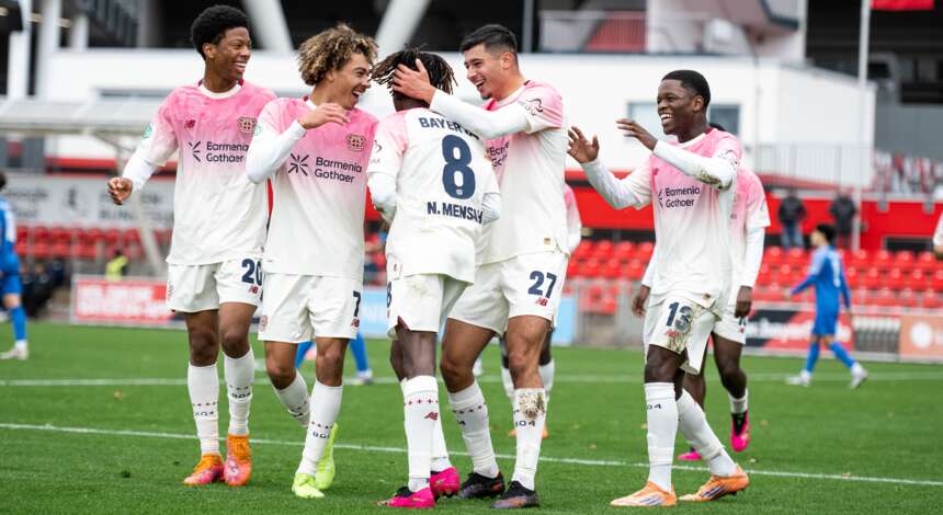 U19 von Bayer 04 beim Torjubel