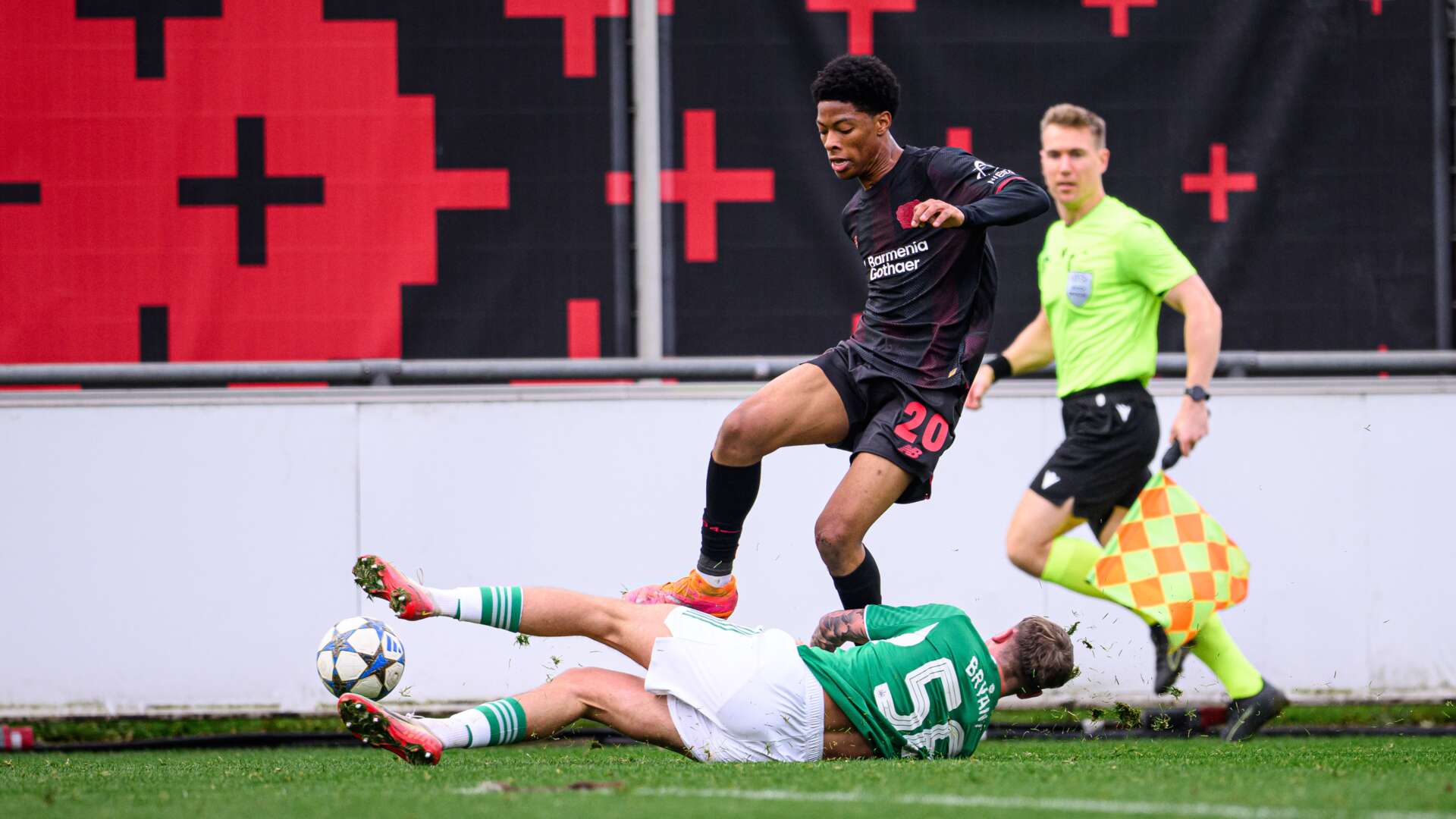 Nebe Domnic gegen Newcastle United