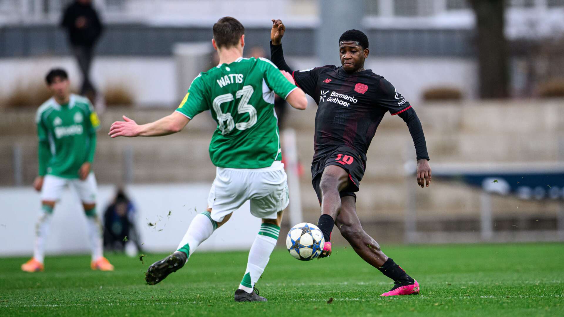 Jeremiah Mensah gegen Newcastle United