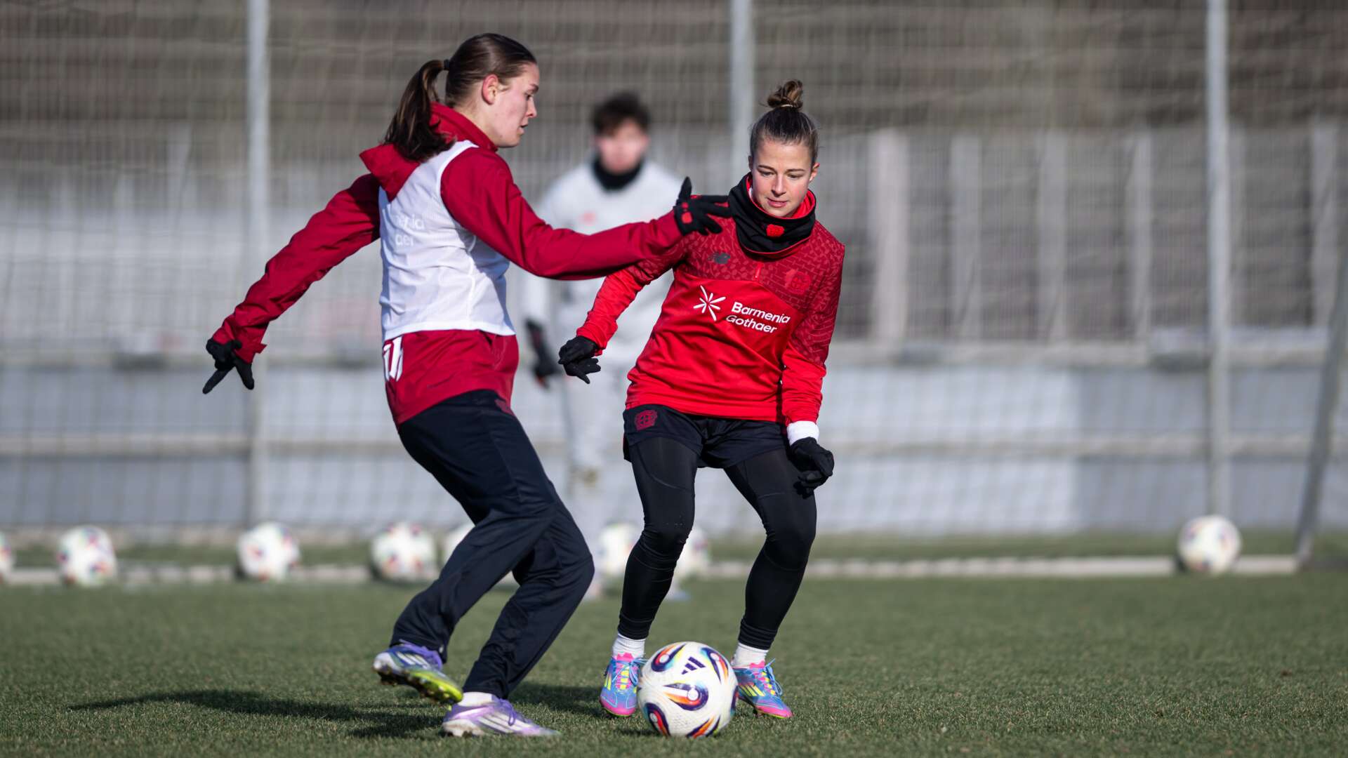 Kristin Kögel im Zweikampf