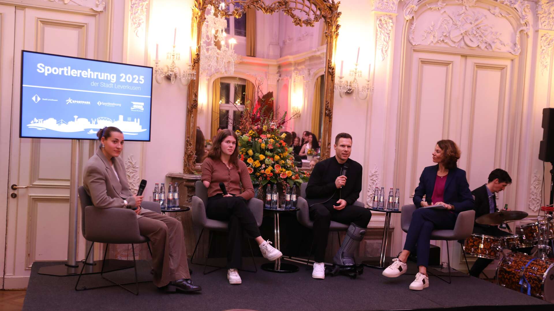 Kamingespräch im Schloss Morsbroich