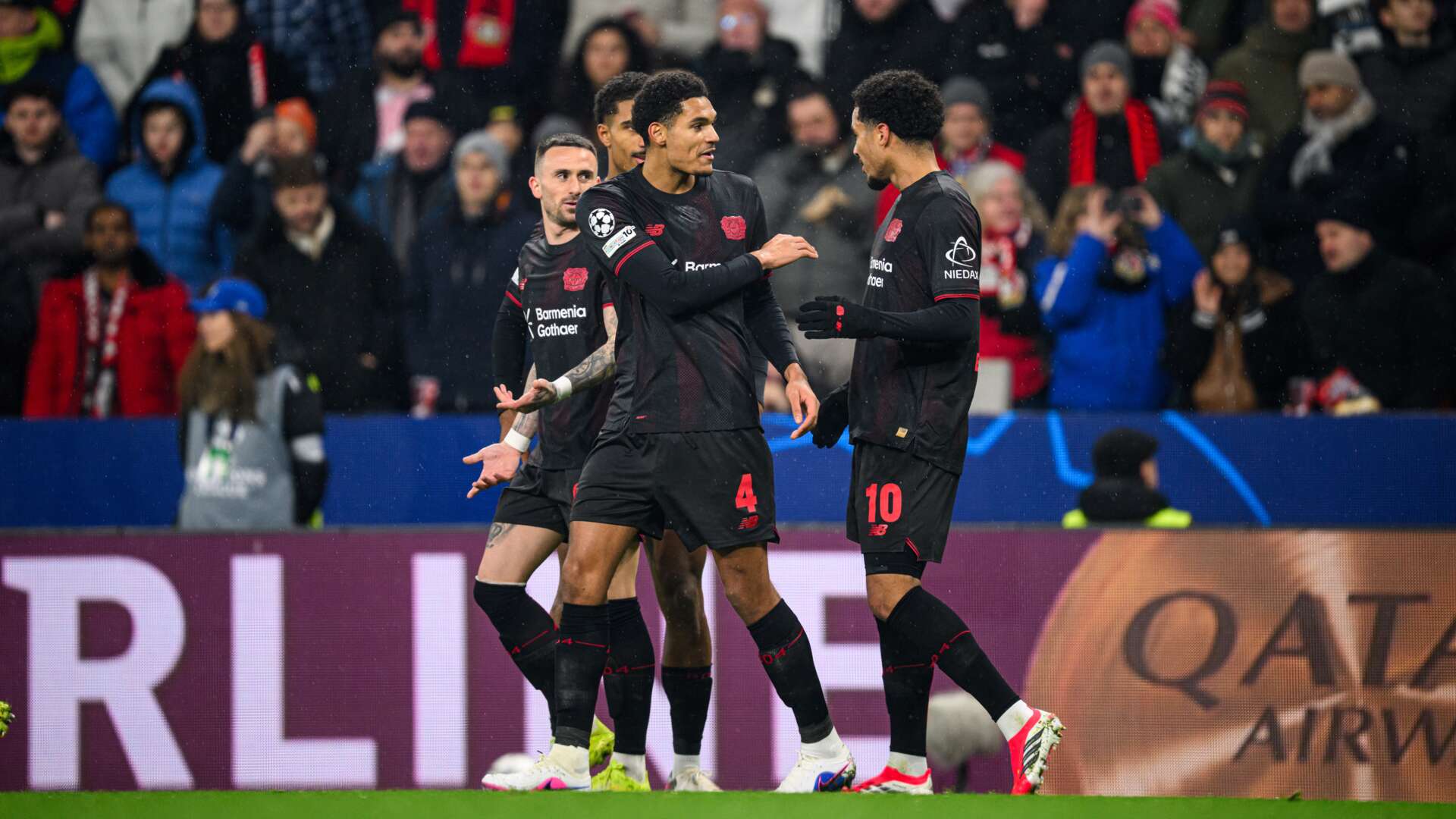 Werkself beim Torjubel