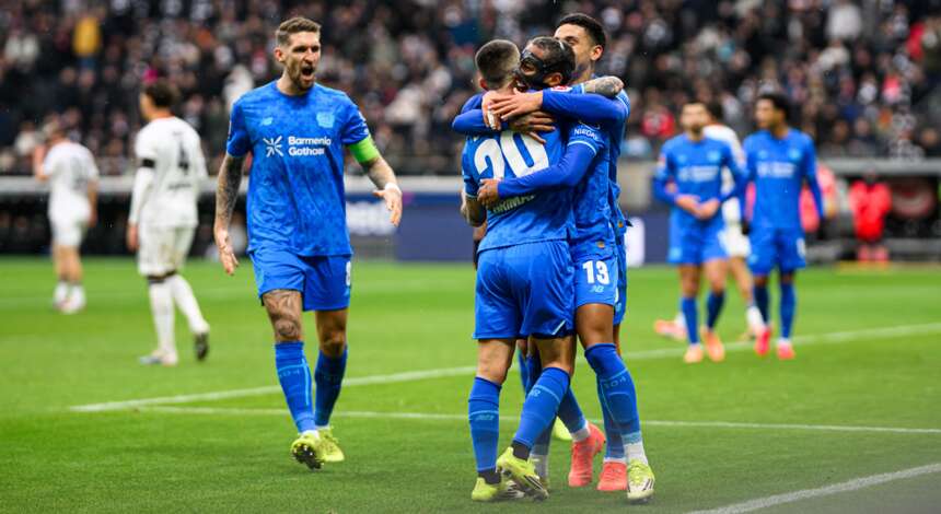 Werkself beim Torjubel