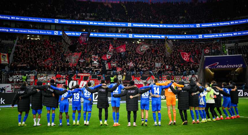 Werkself feiert mit den Fans