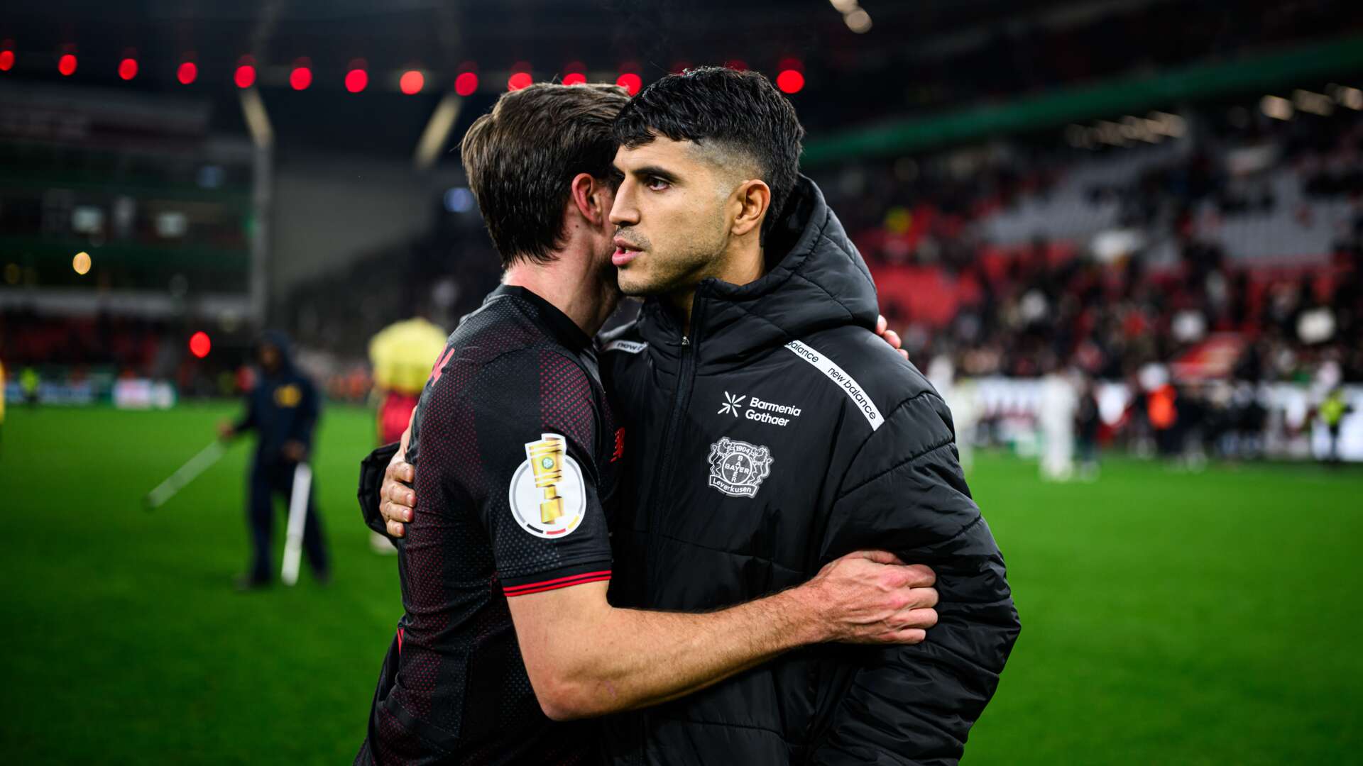 Exequiel Palacios und Jonas Hofmann