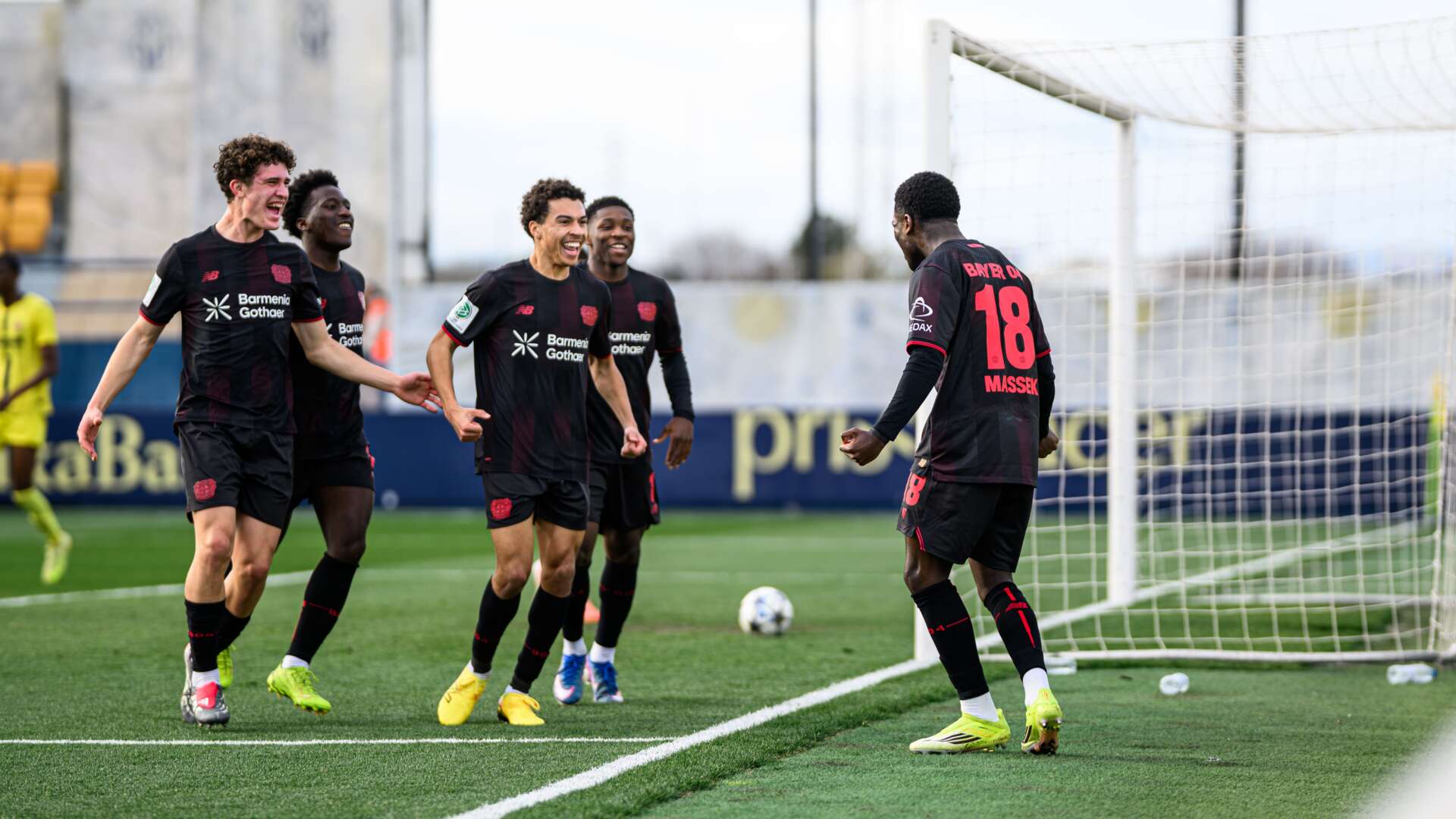 The U19s celebrate the goal to make it 2-1 in Villarreal
