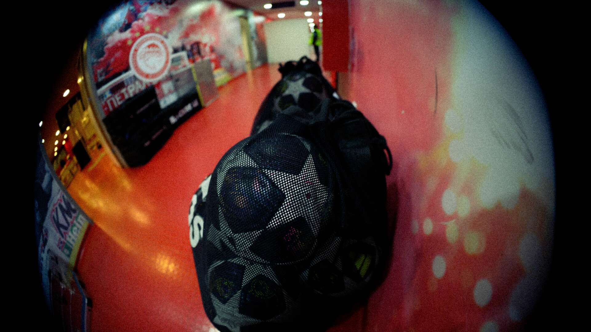 Bälle im Kabinentrakt