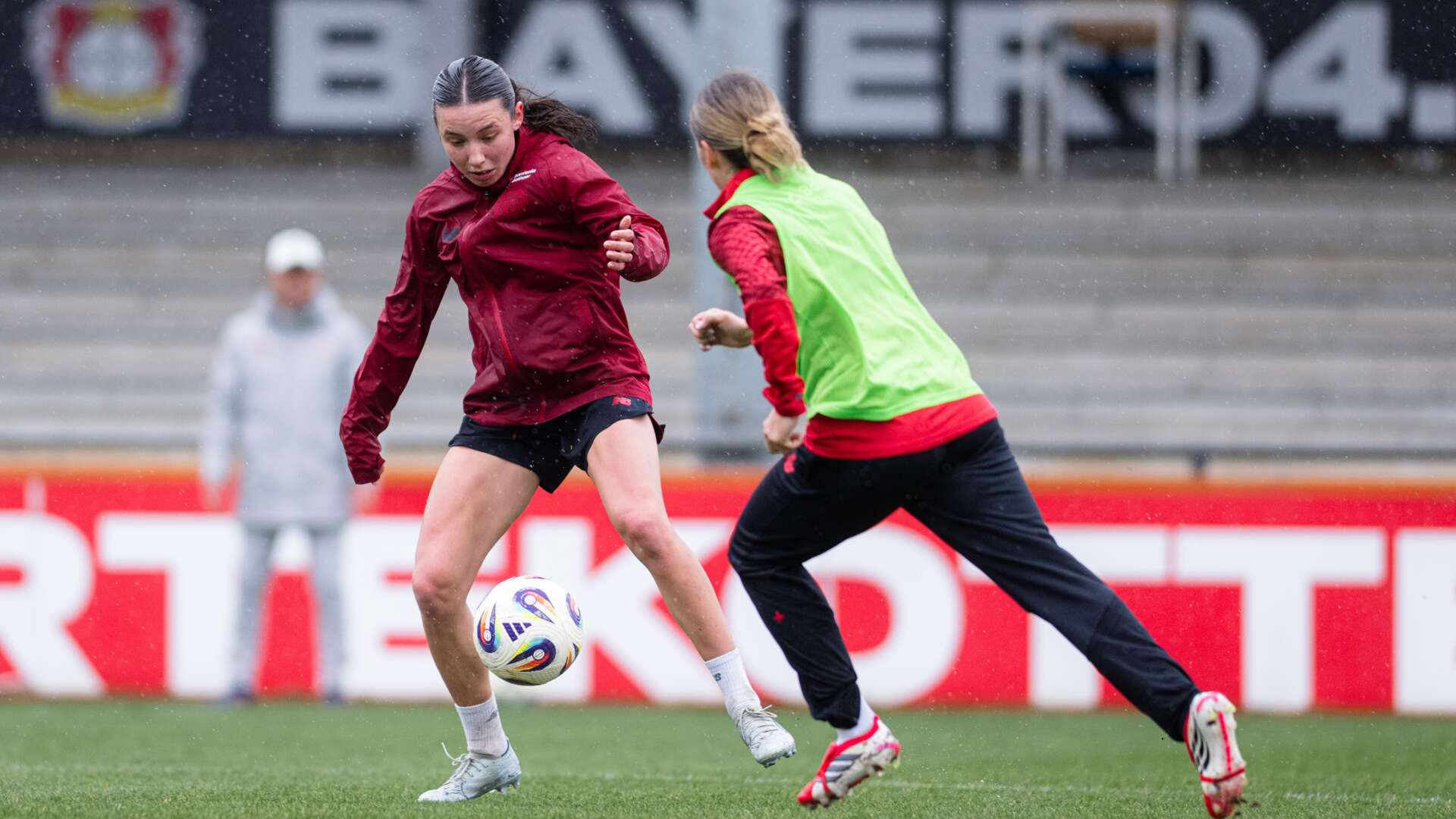 Loreen Bender am Ball