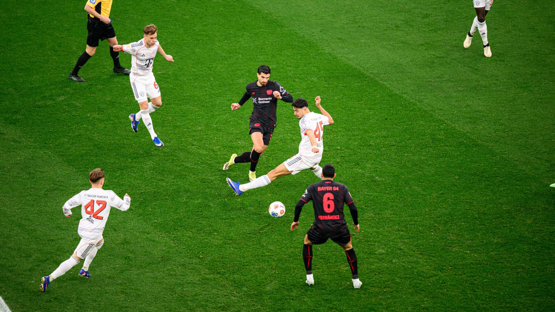 Martin Terrier und Ezequiel Fernández