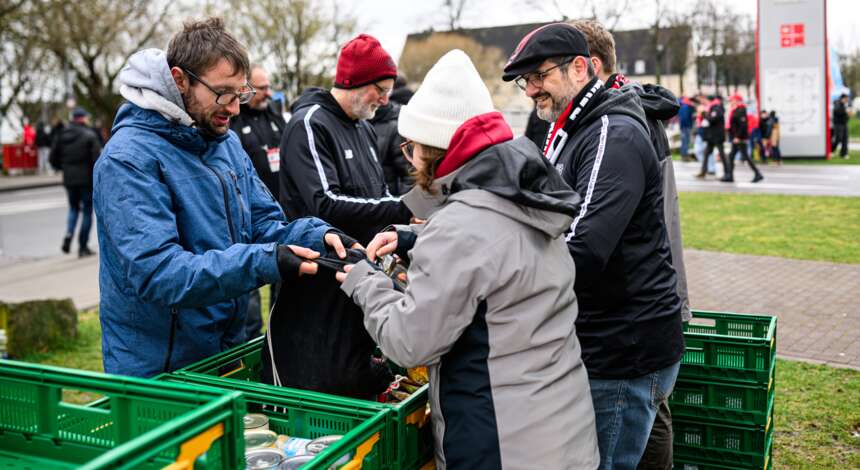 Lebensmittel spenden für die Tafel Leverkusen
