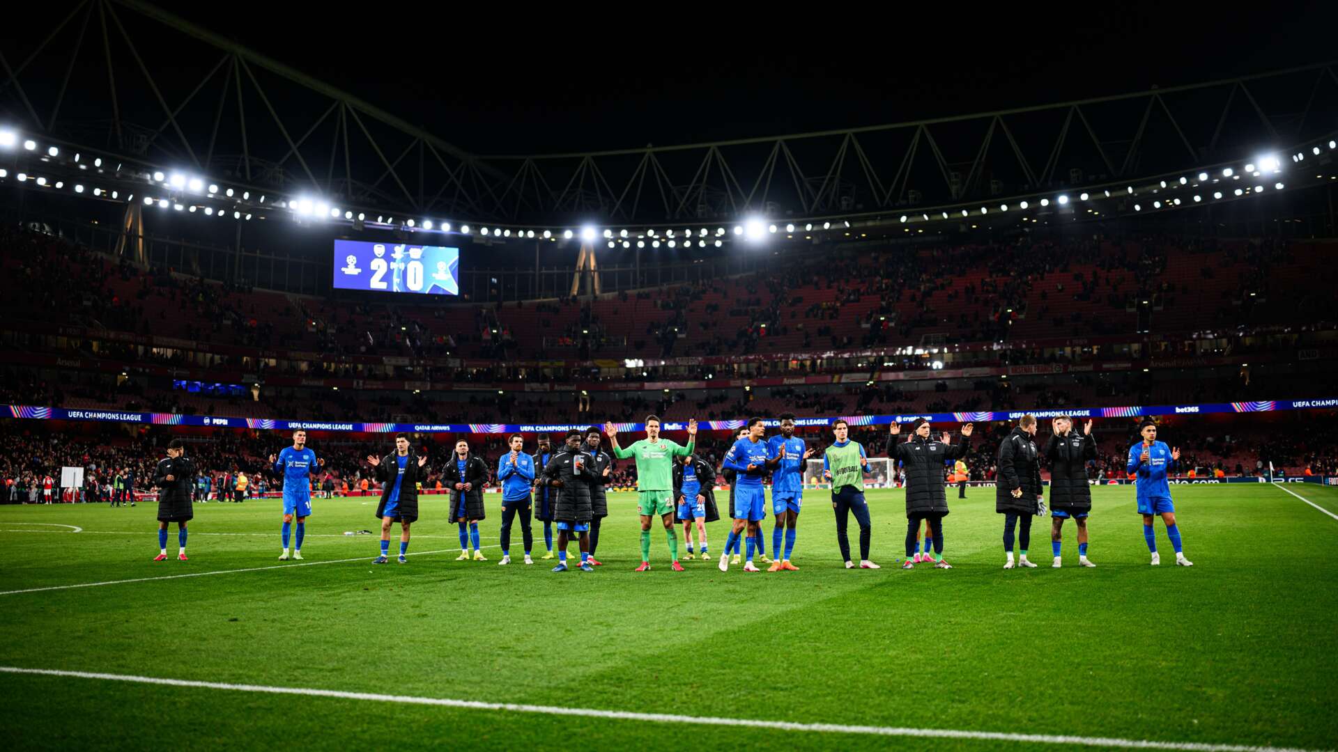 Die Werkself nach Abpfiff im Emirates Stadium