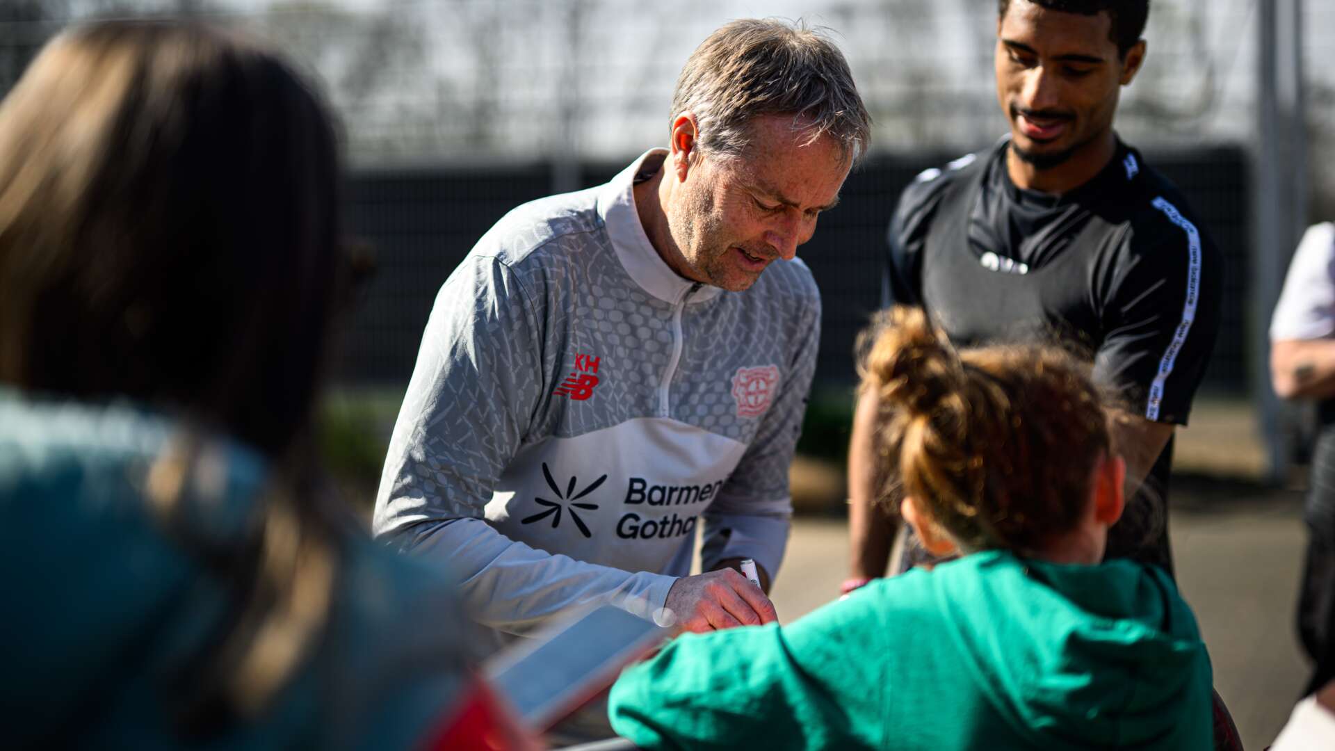 Kasper Hjulmand mit Fans