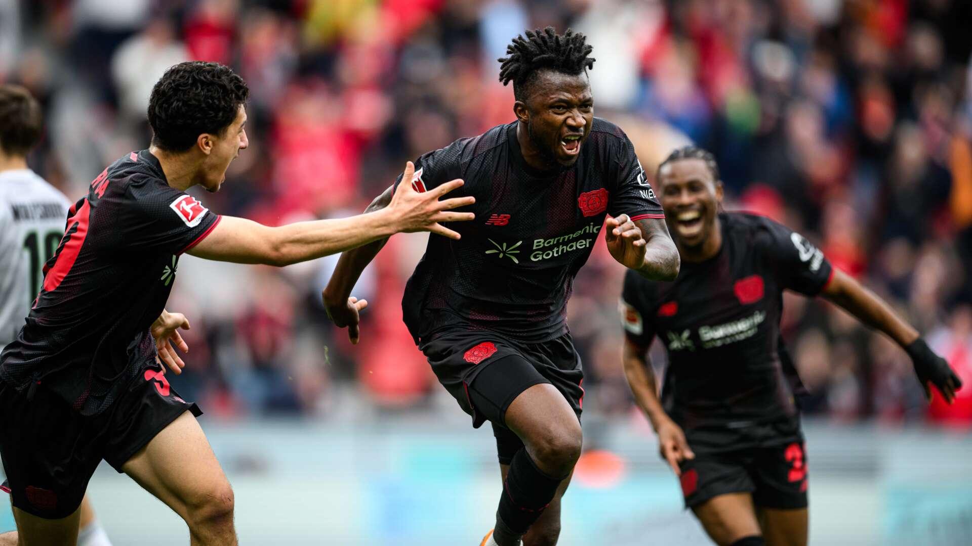 Edmond Tapsoba bejubelt das 4:3