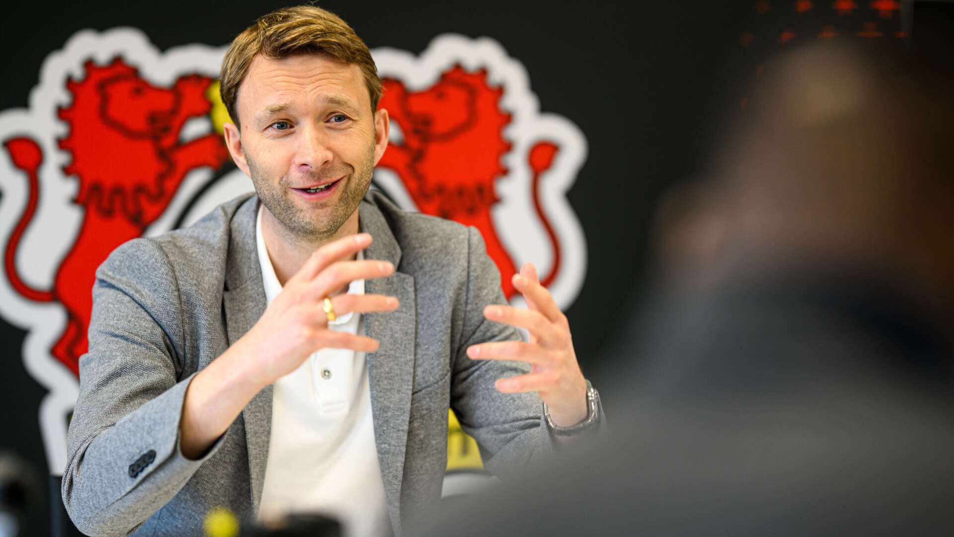 Simon Rolfes beim Besuch afrikanischer Journalisten