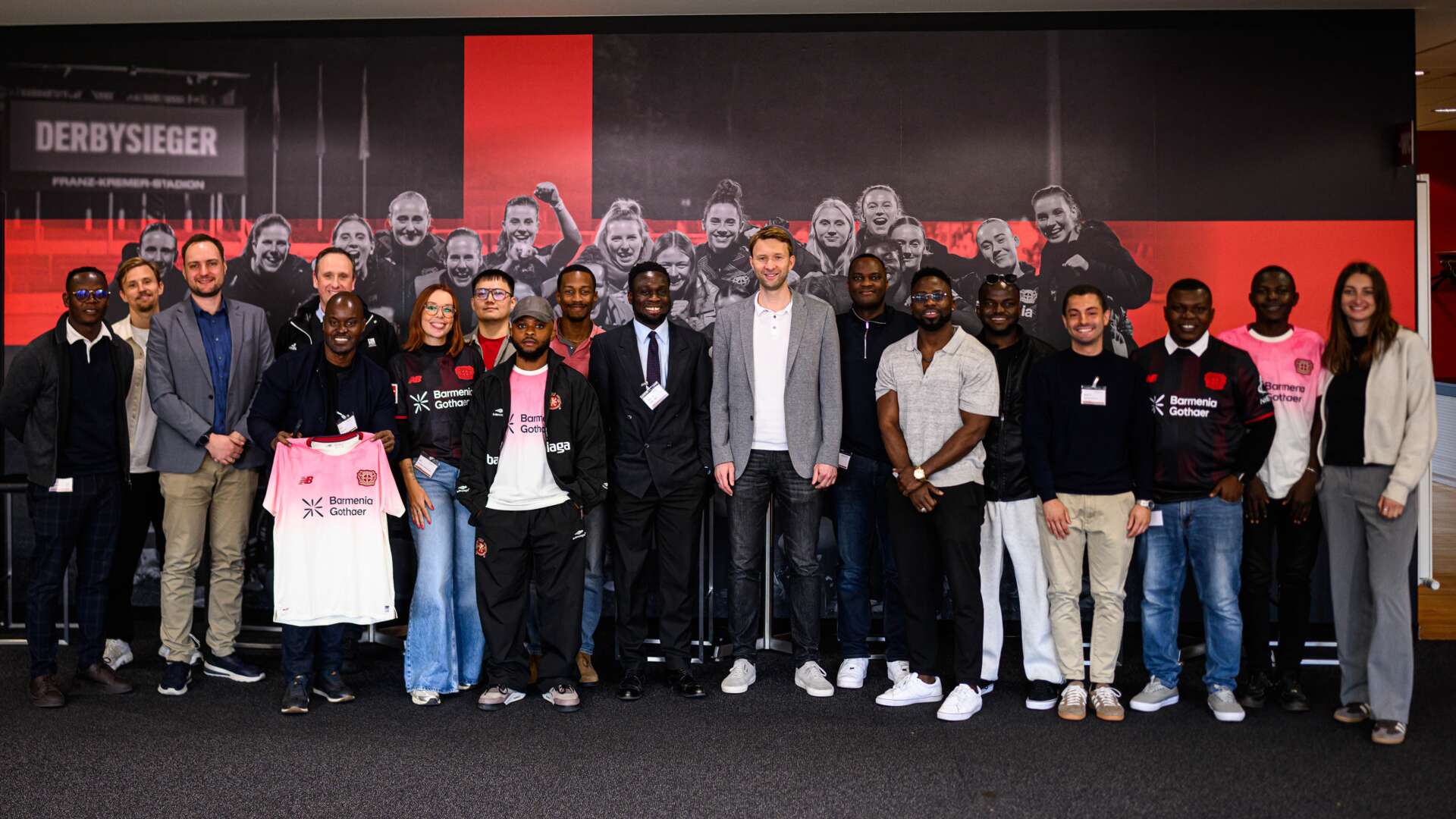 Simon Rolfes beim Besuch afrikanischer Journalisten