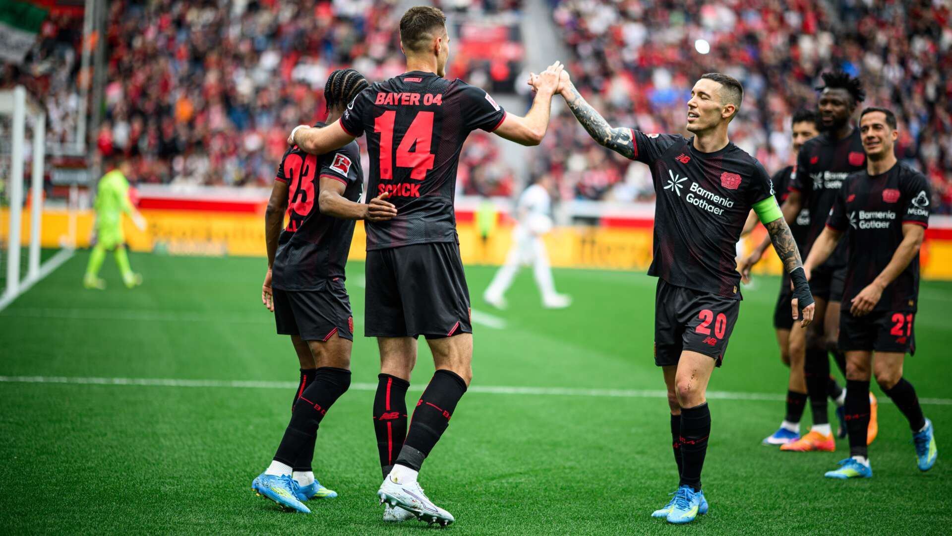 Werkself beim Torjubel