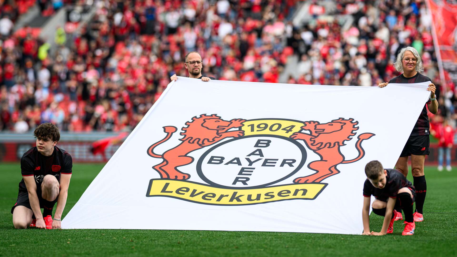 Familie ist Bannerträger bei #B04FCA