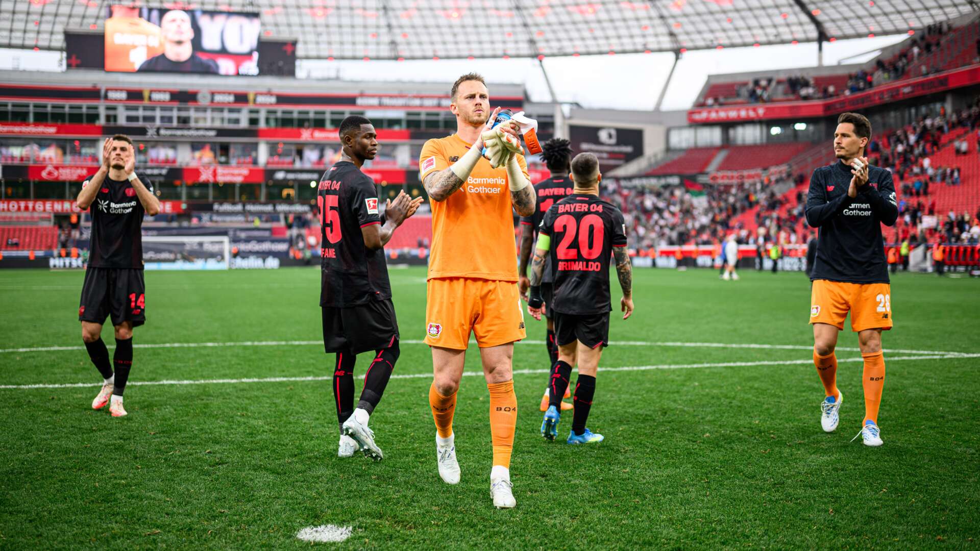 Mark Flekken und Co. nach Abpfiff