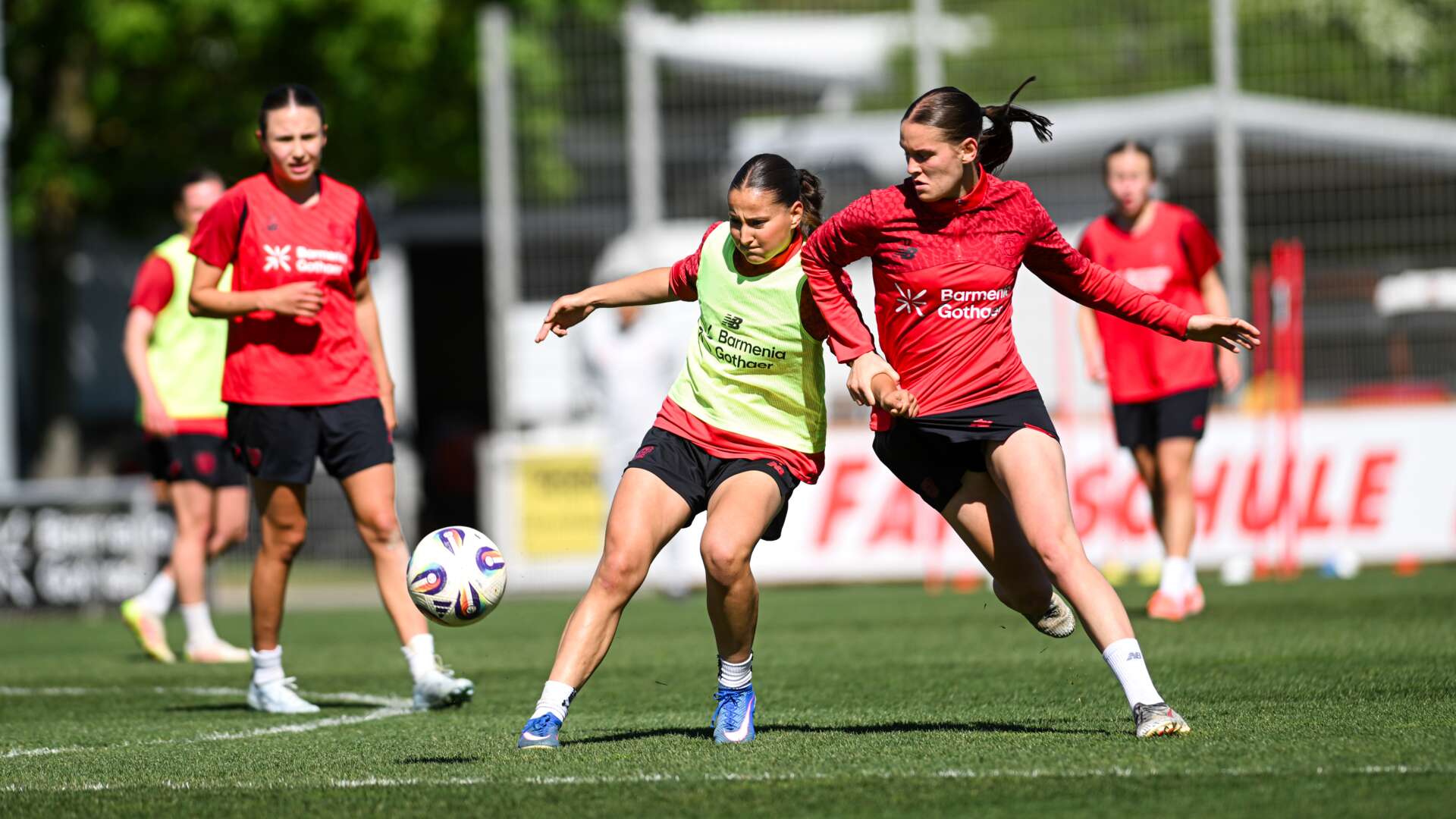 Sana Coskun und Valentina Mädl