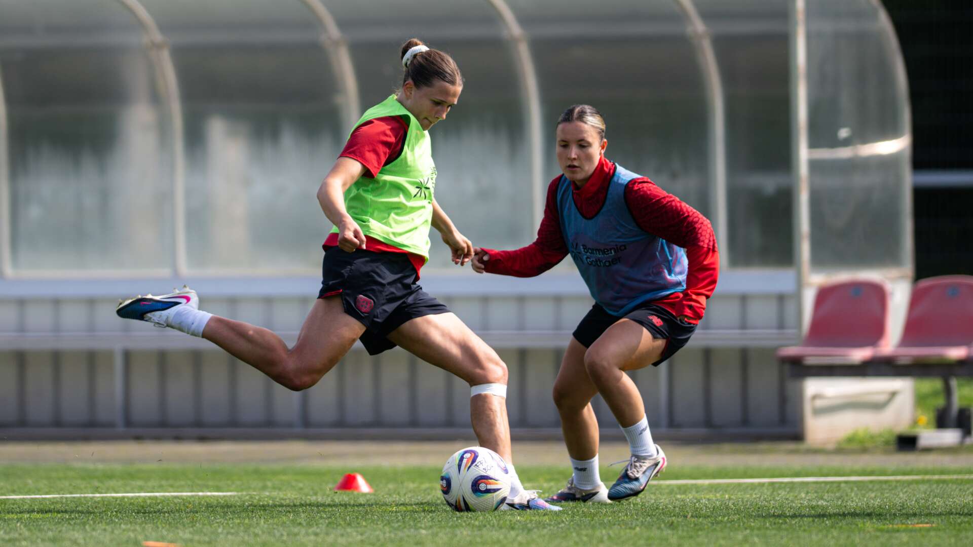 Julia Mickenhagen und Estrella Merino Gonzalez