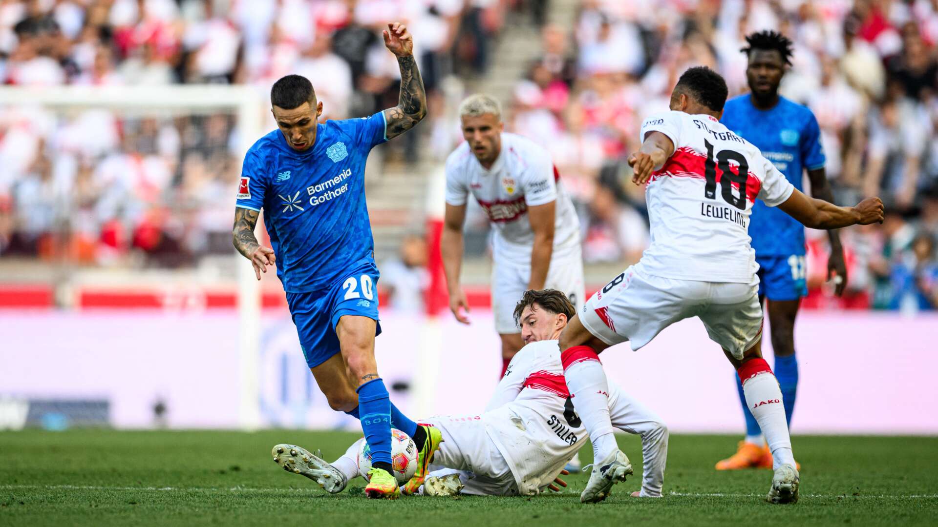 Alejandro Grimaldo gegen Stuttgart