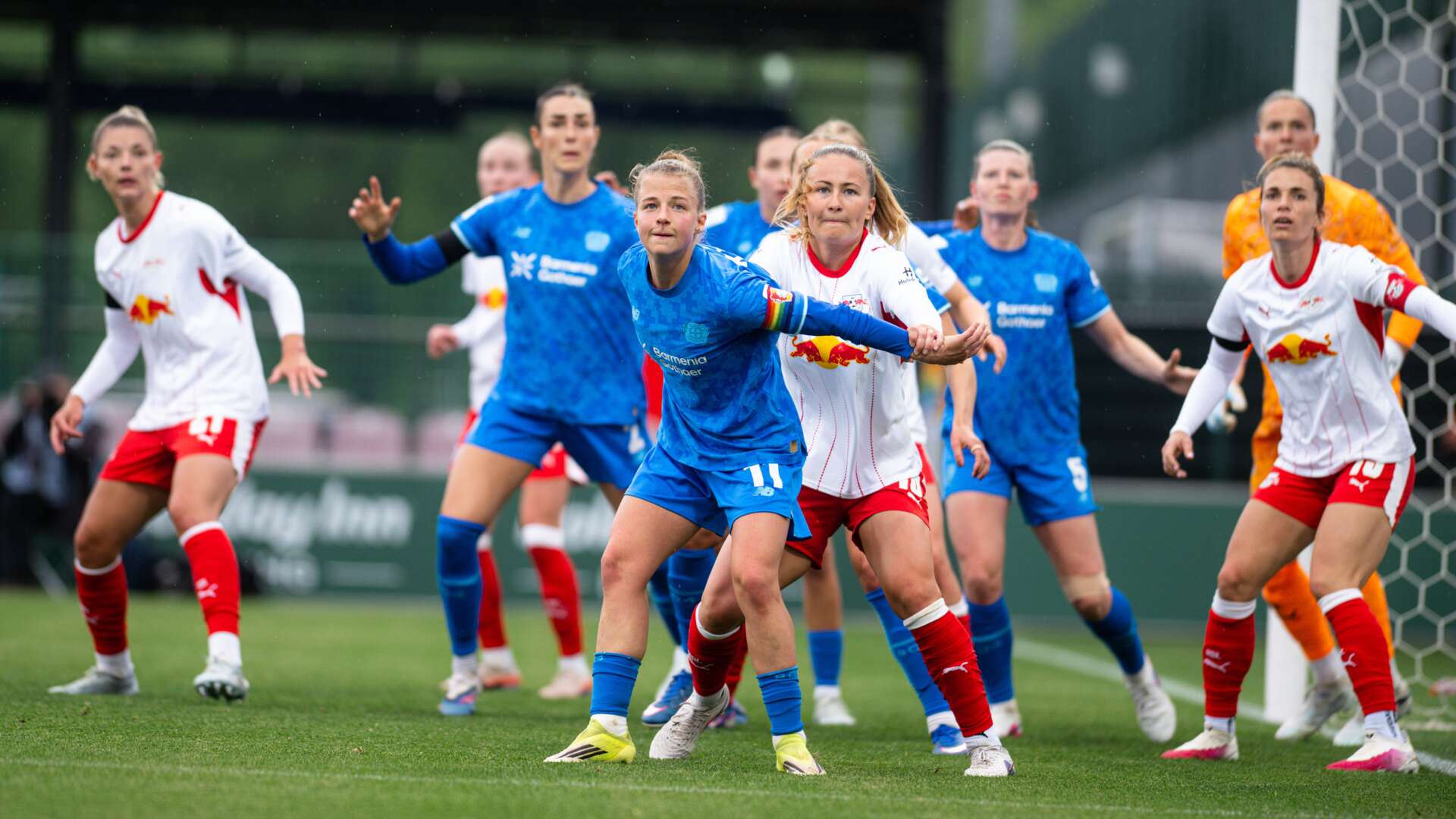 Kristin Kögel lauert auf den Ball