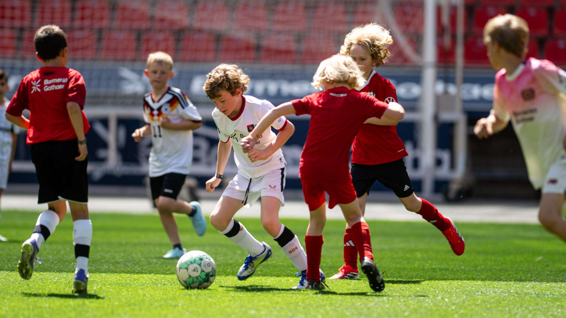 Mitglieder-Kick in der BayArena