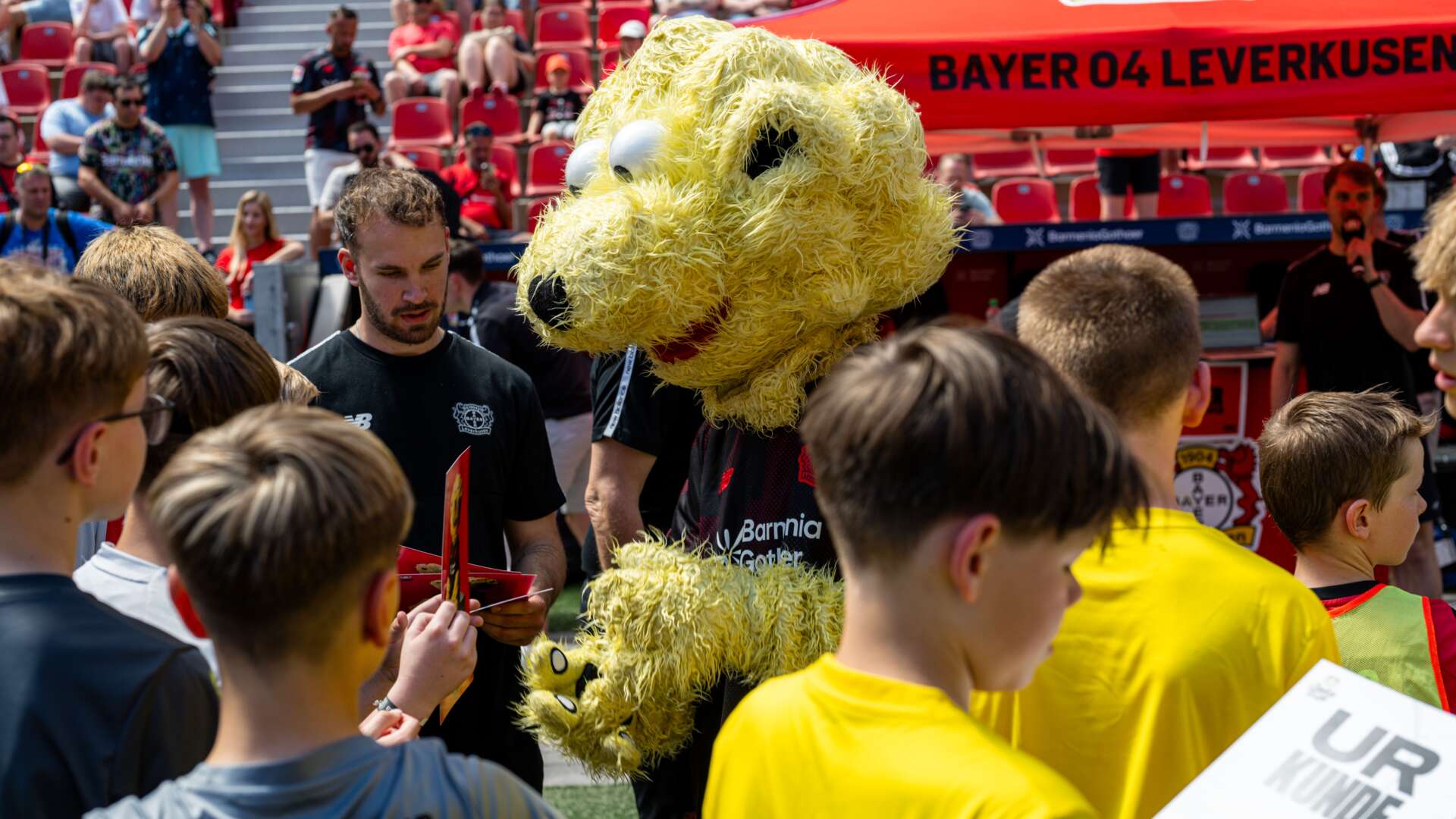 Mitglieder-Kick in der BayArena