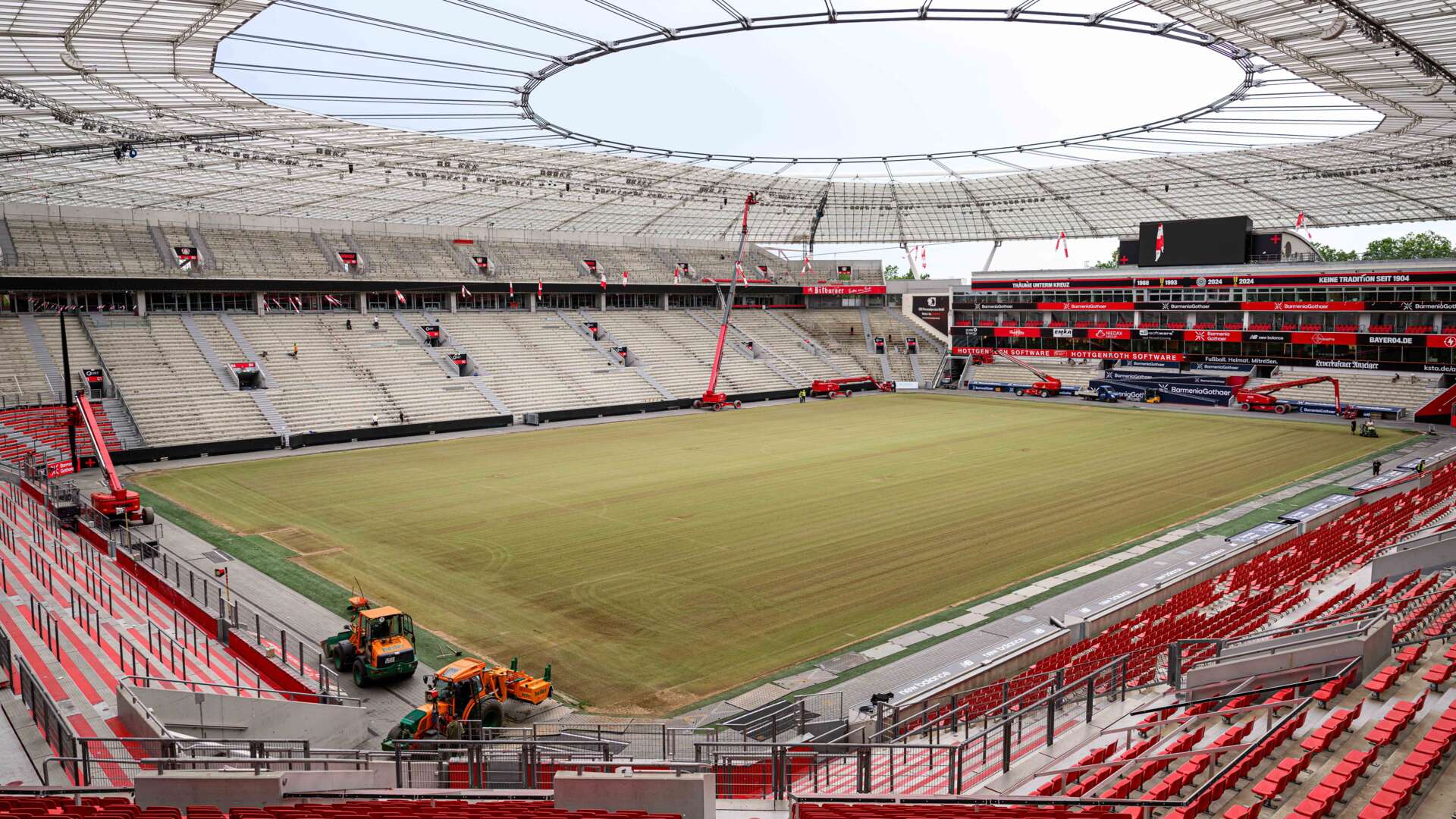 Erneuerung der Sitzschalen in der BayArena