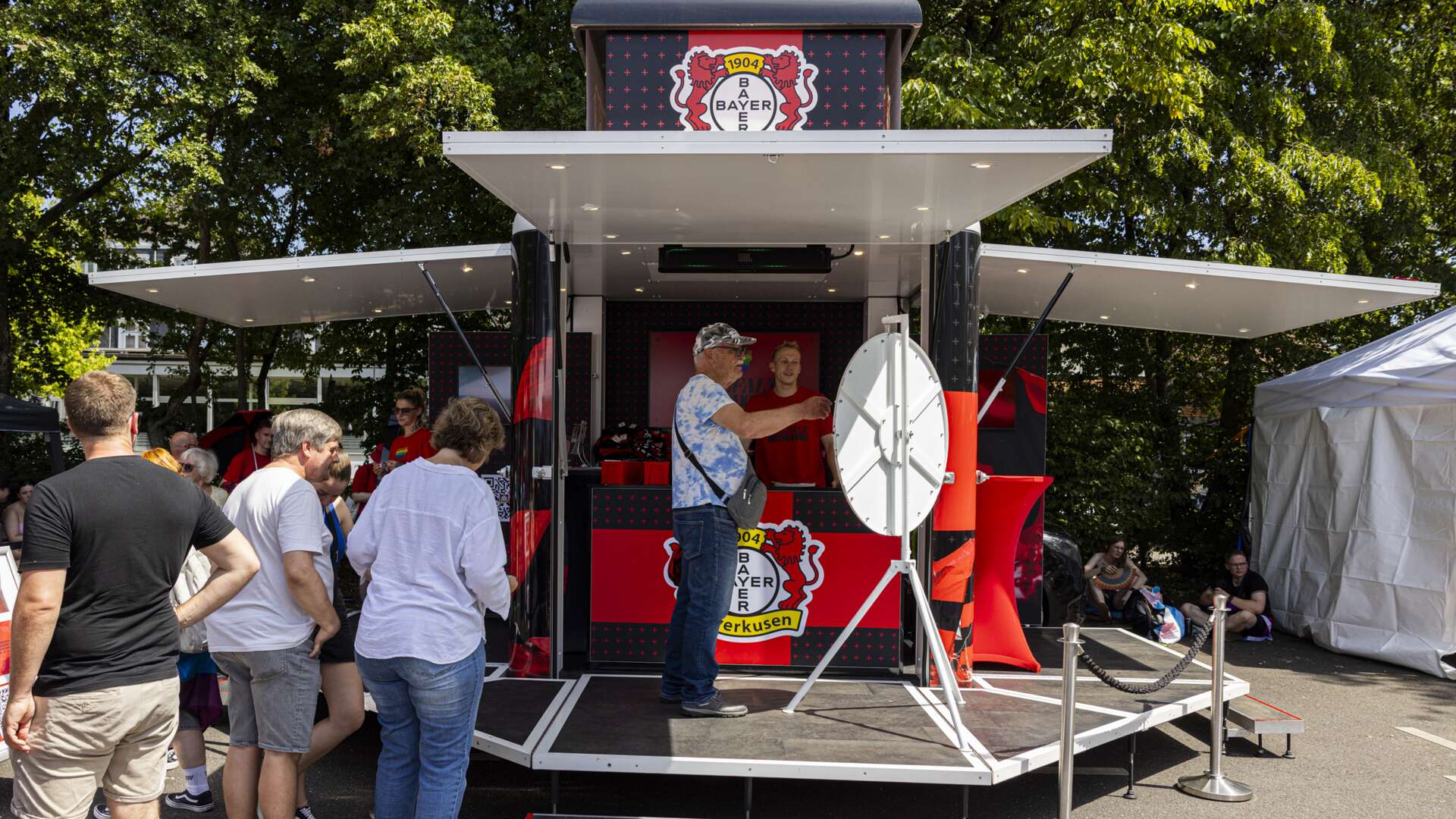 Bayer 04 auf der Pride in Leverkusen