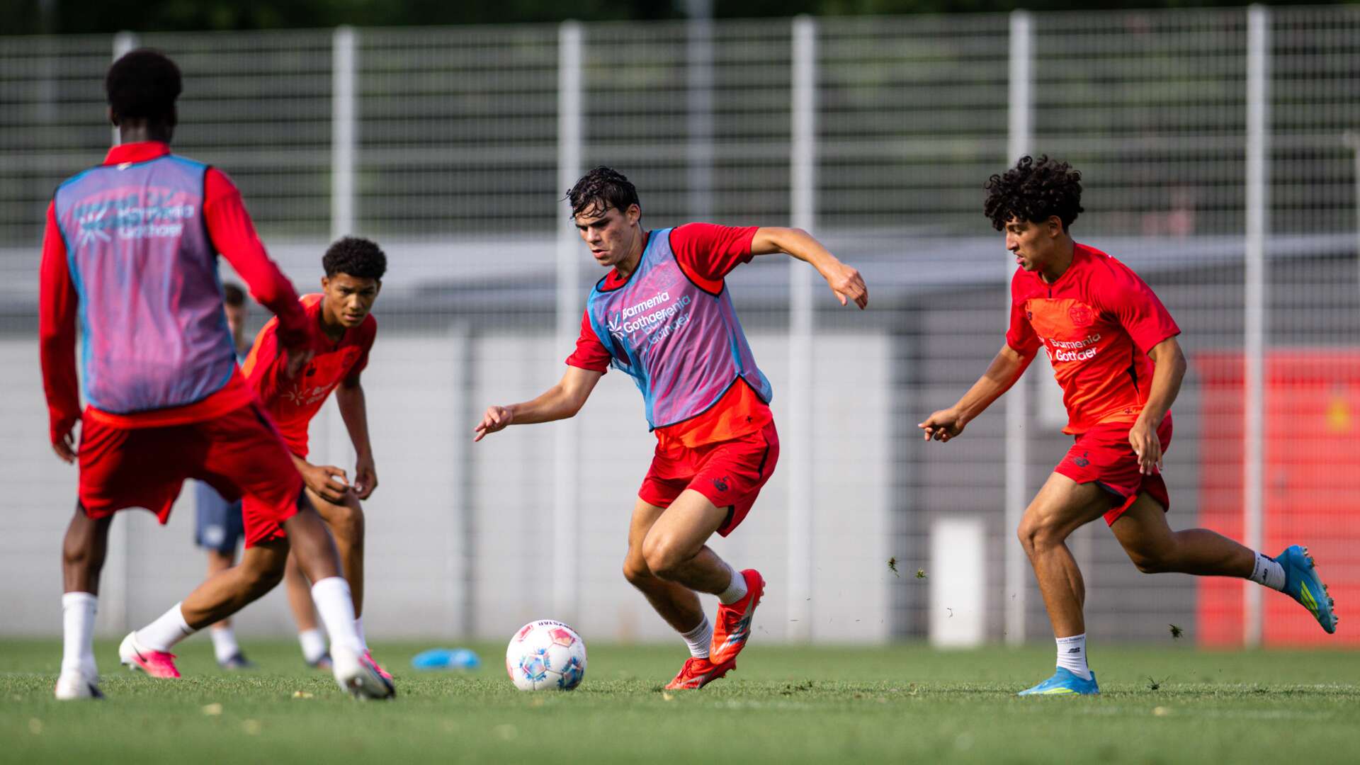 U17 von Bayer 04 beim Training